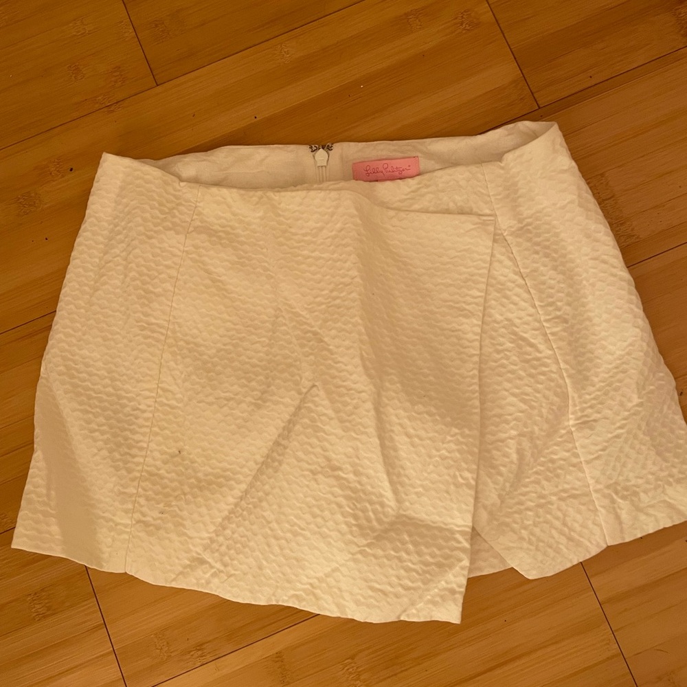 White textured Lilly Pulitzer skort